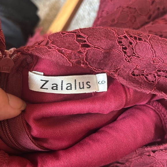 Women’s cocktail dress in wine red - Picture 3 of 3